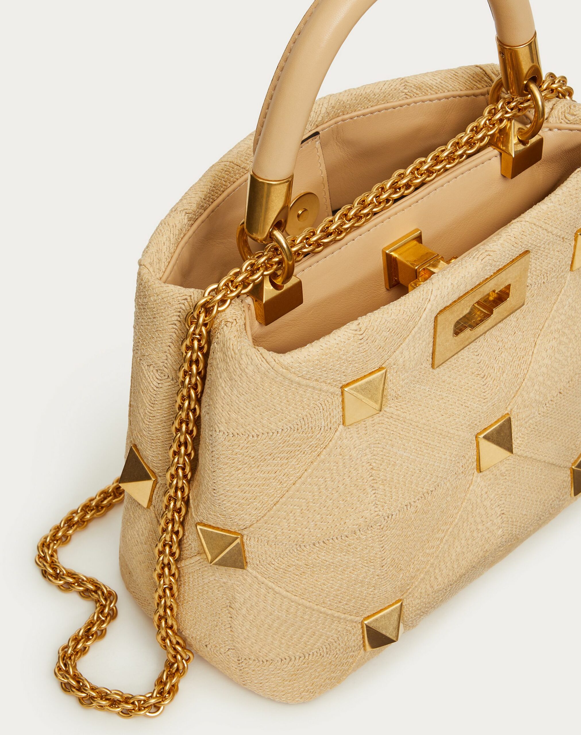 Valentino Small Roman Stud The Handle Bag In Synthetic Raffia Natural (WW2B0I97WEMO39)