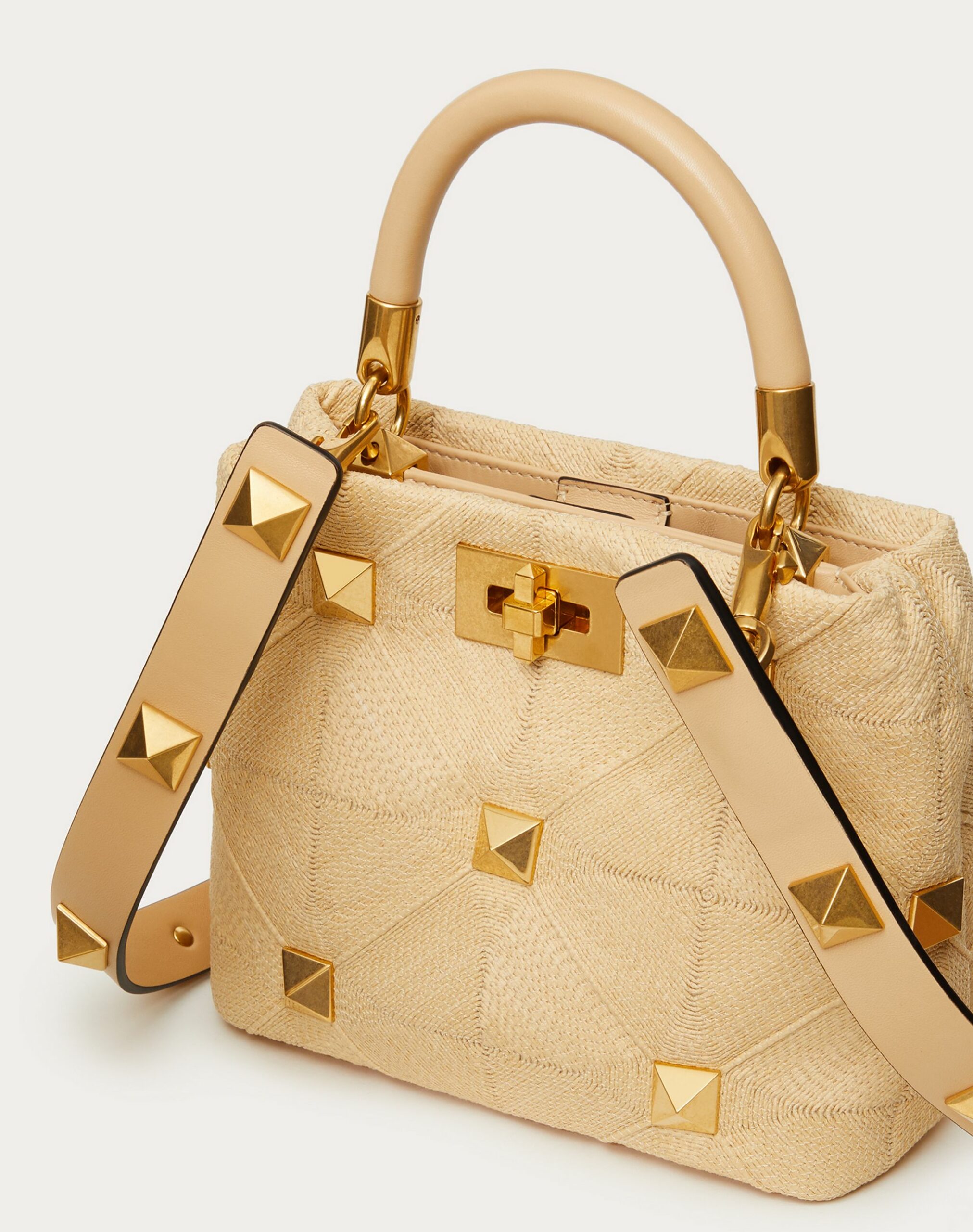 Valentino Small Roman Stud The Handle Bag In Synthetic Raffia Natural (WW2B0I97WEMO39)