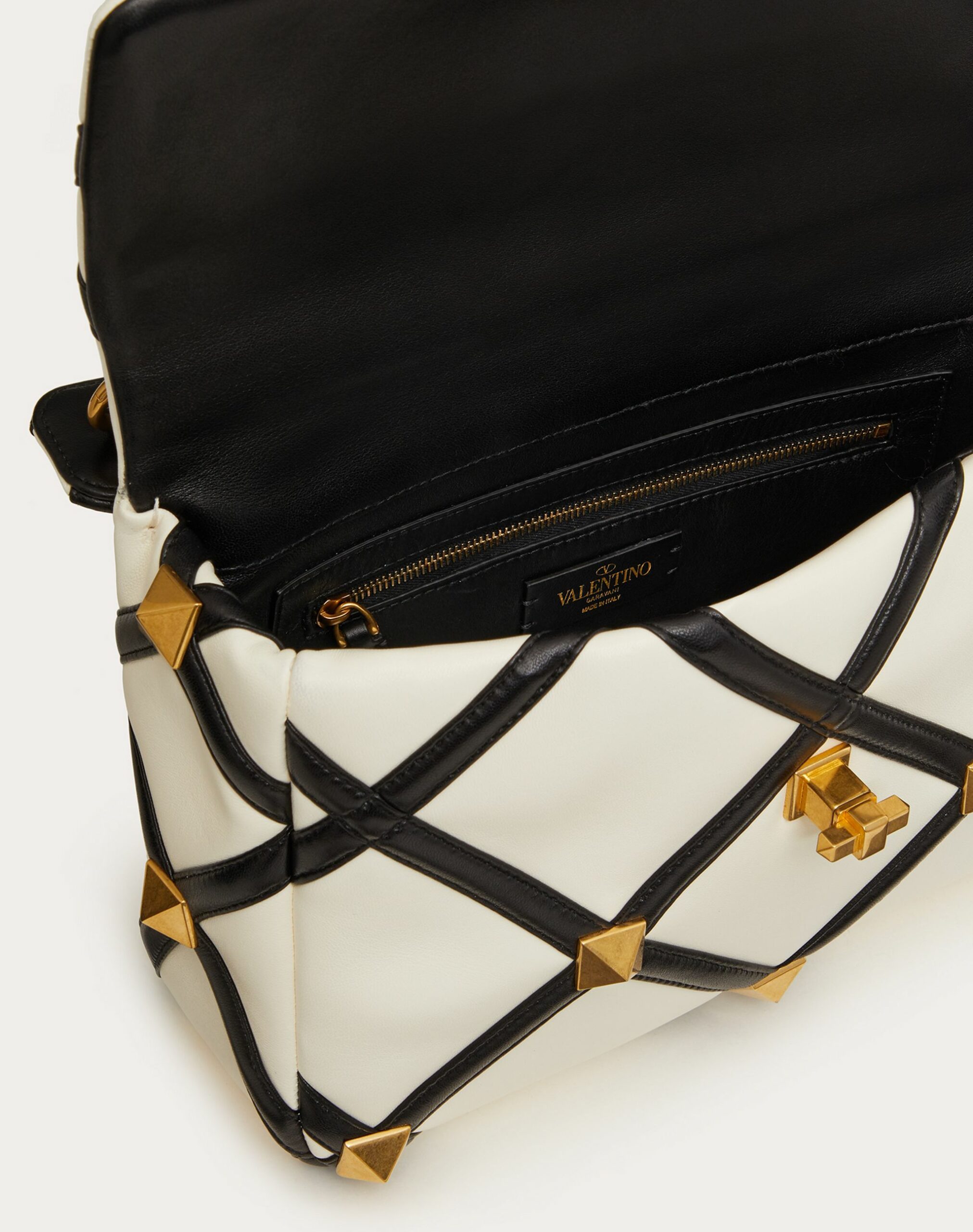 Valentino Large Roman Stud The Shoulder Bag In Nappa With Grid Detailing Ivory/black (WW0B0I60ZDFA81)