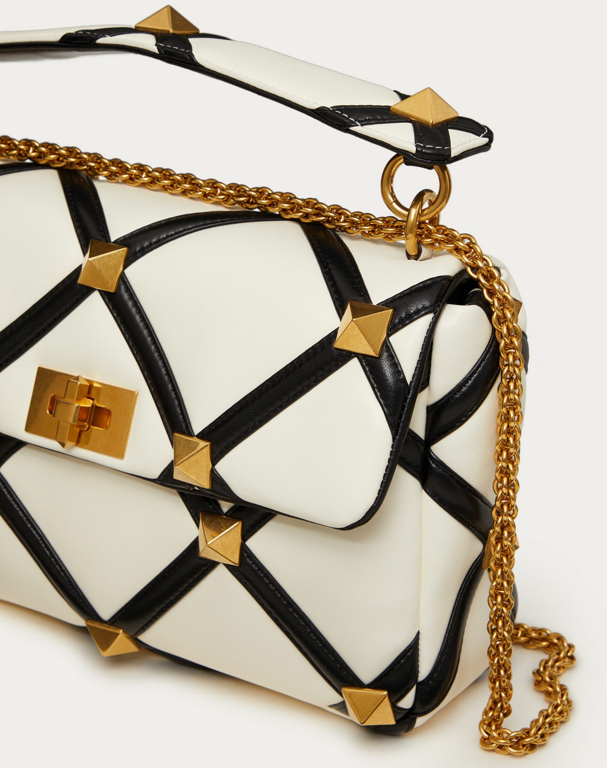 Valentino Large Roman Stud The Shoulder Bag In Nappa With Grid Detailing Ivory/black (WW0B0I60ZDFA81)