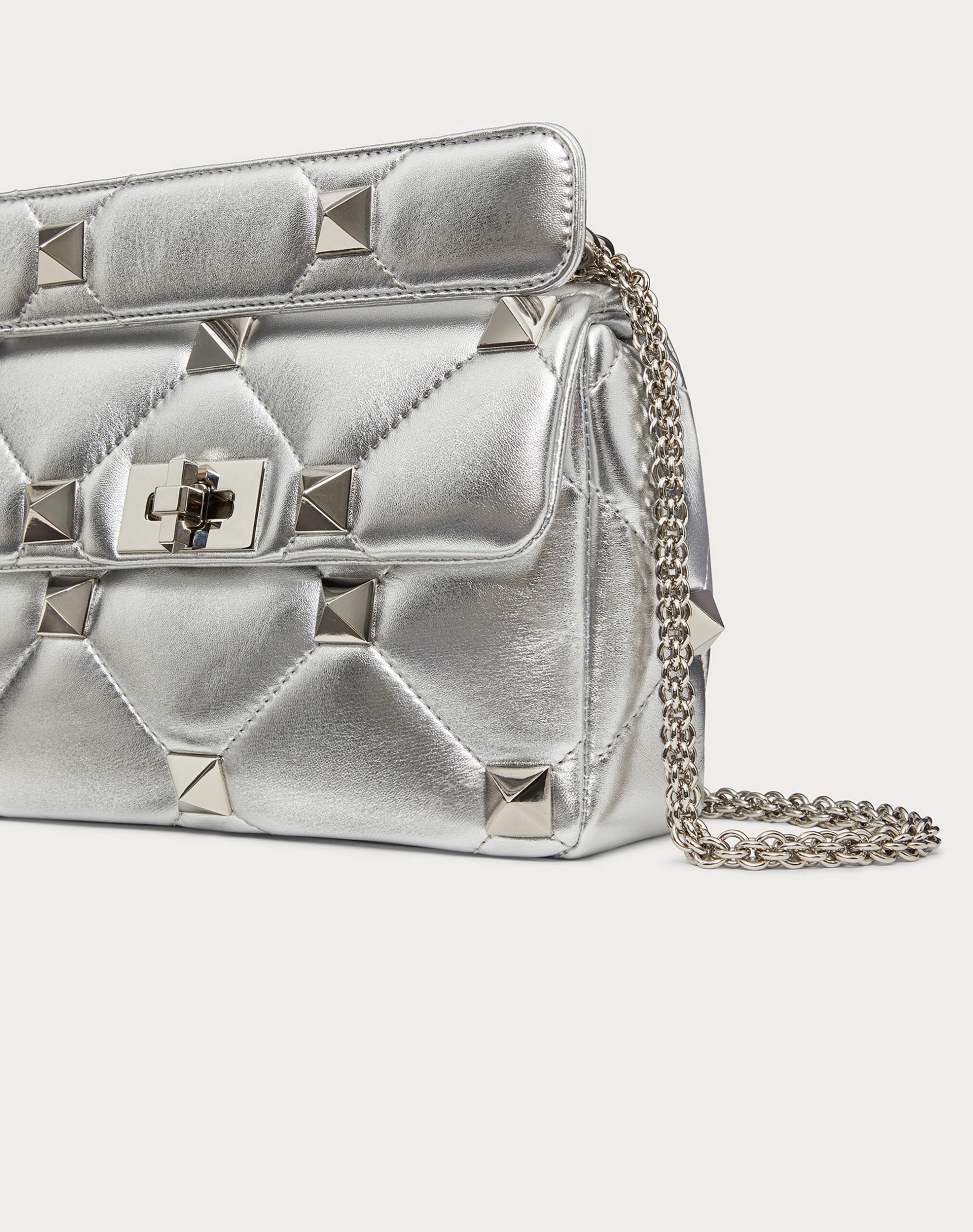 Valentino Medium Roman Stud The Shoulder Bag In Metallic Nappa With Chain Silver (XW2B0I82MIES13)