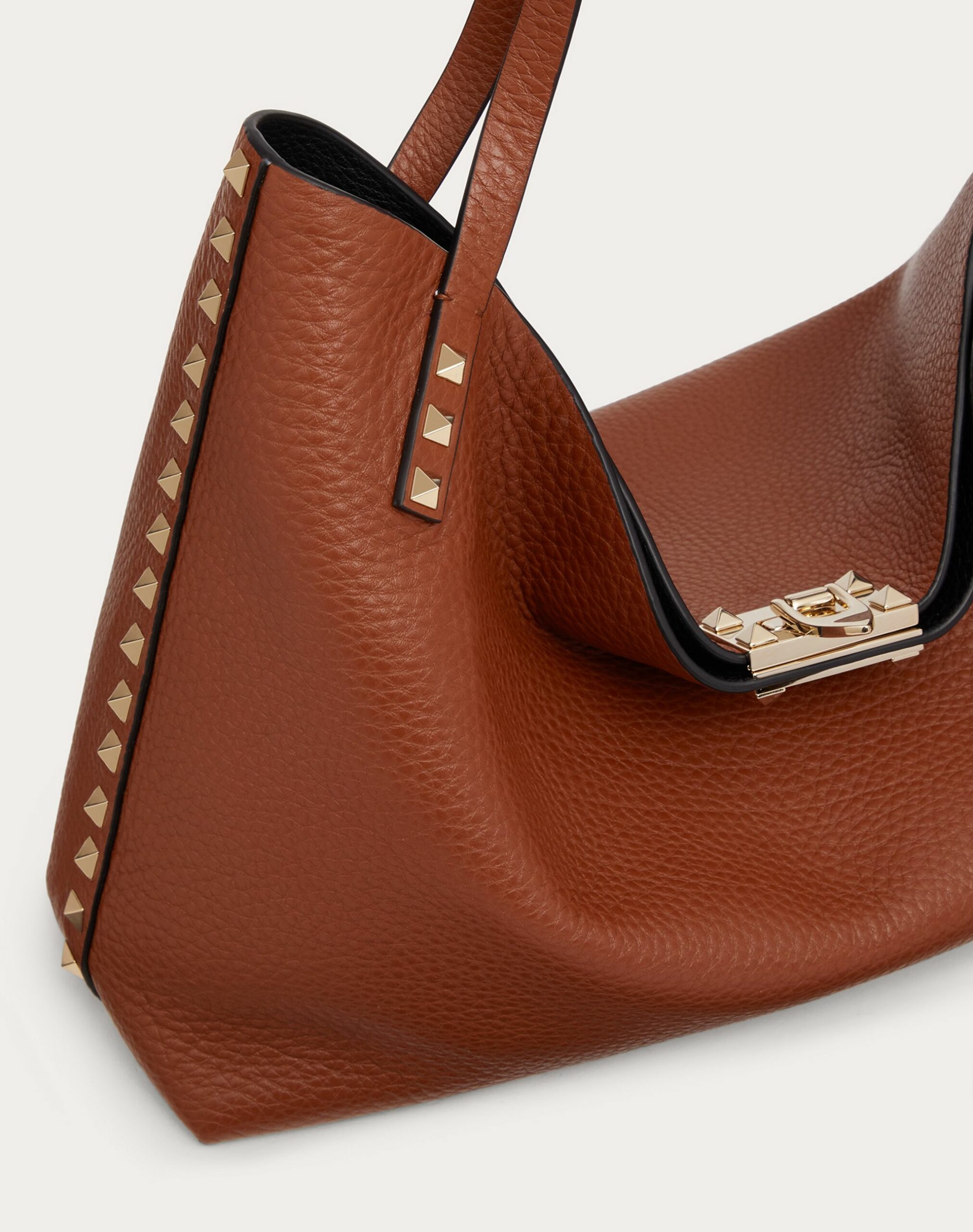 Valentino Medium Rockstud Grainy Calfskin Bag With Contrasting Lining Saddle Brown/black (1W2B0K10VSN11J)