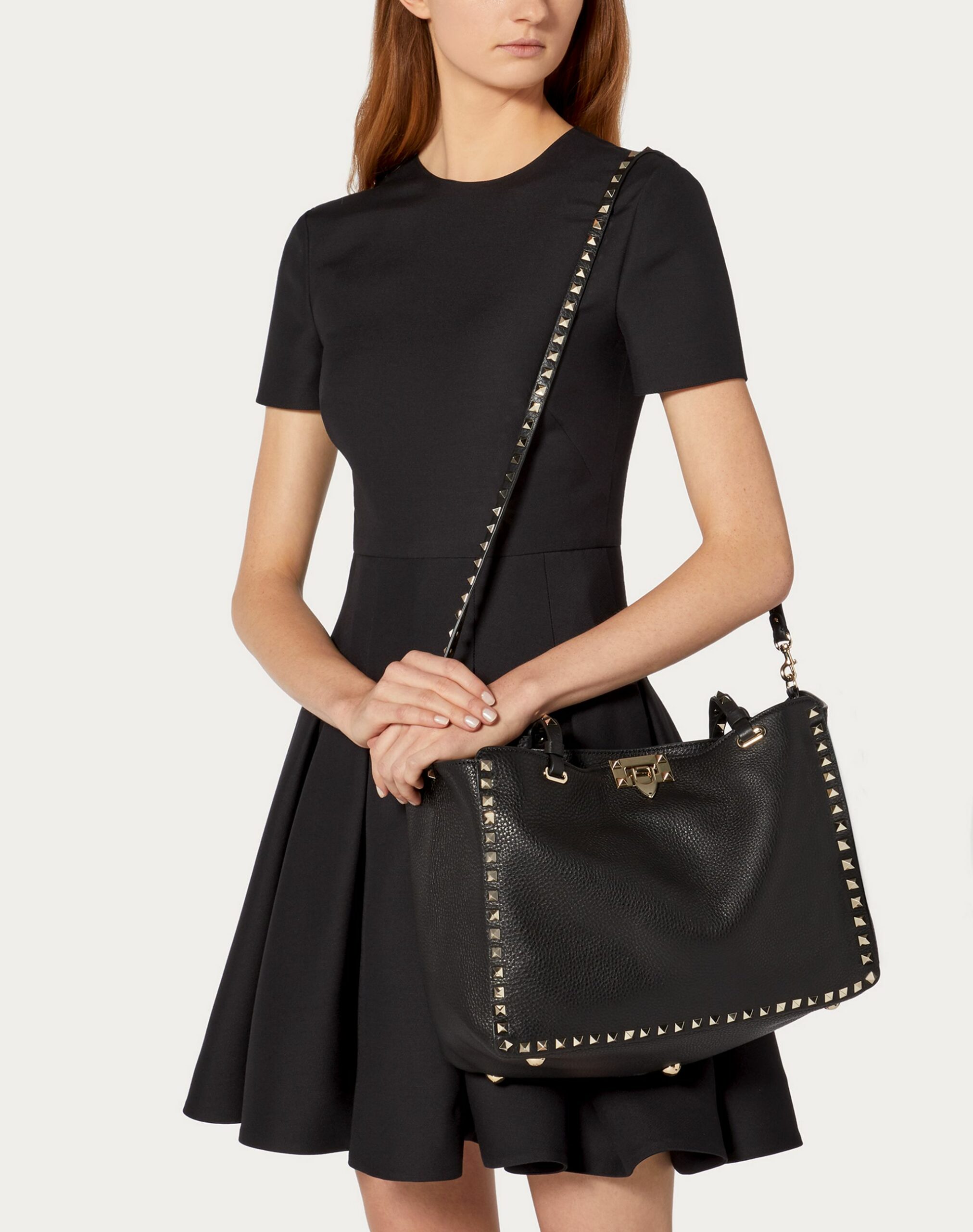 Valentino Medium Grainy Calfskin Rockstud Bag Black (ZW2B0970VSF0NO)