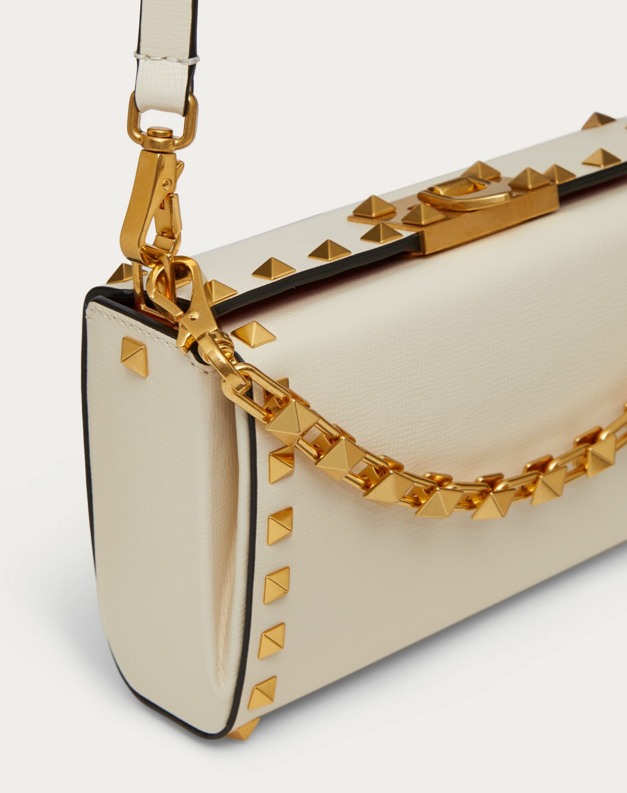 Valentino Rockstud Grainy Calfskin Clutch Light Ivory (WW0B0J89WAXI16)